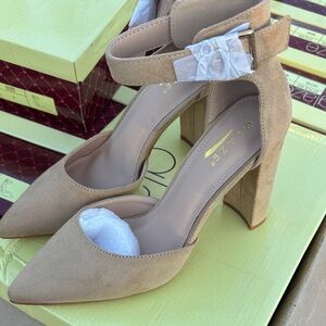 Women's Tan Suede Heels